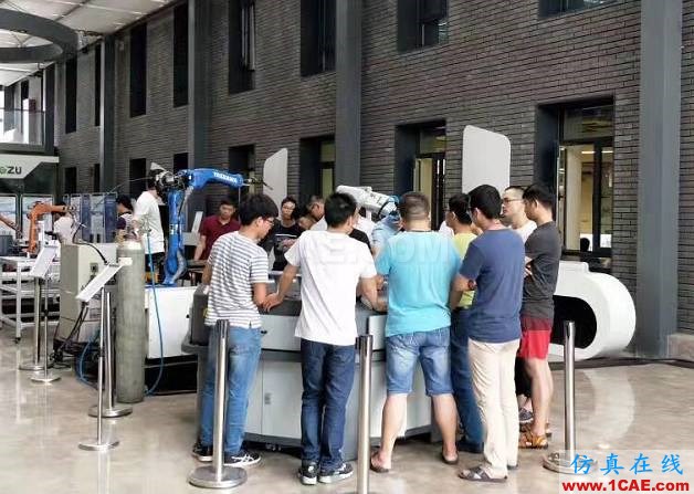 【職場(chǎng)進(jìn)階】機(jī)器人智能工廠的推行和普及最缺的是什么?機(jī)械設(shè)計(jì)案例圖片2